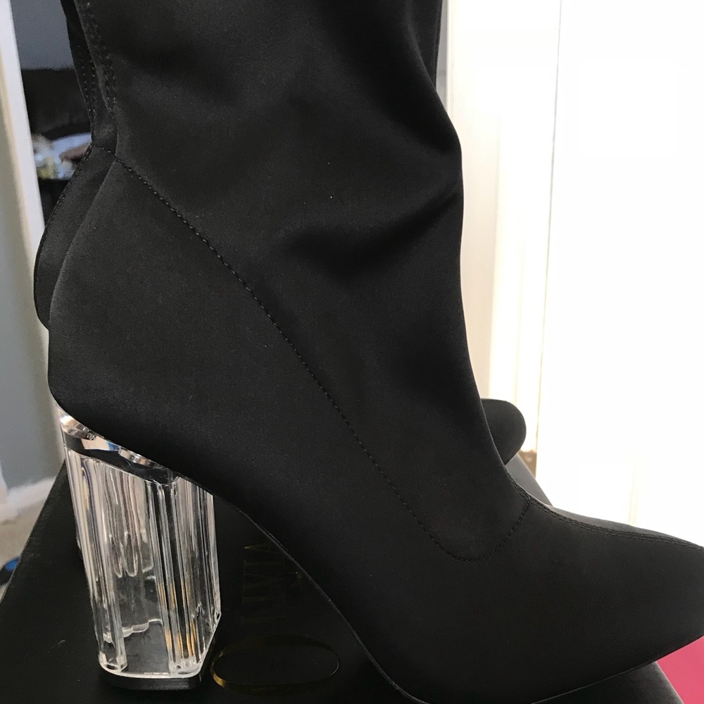 Olivia Ingram boots